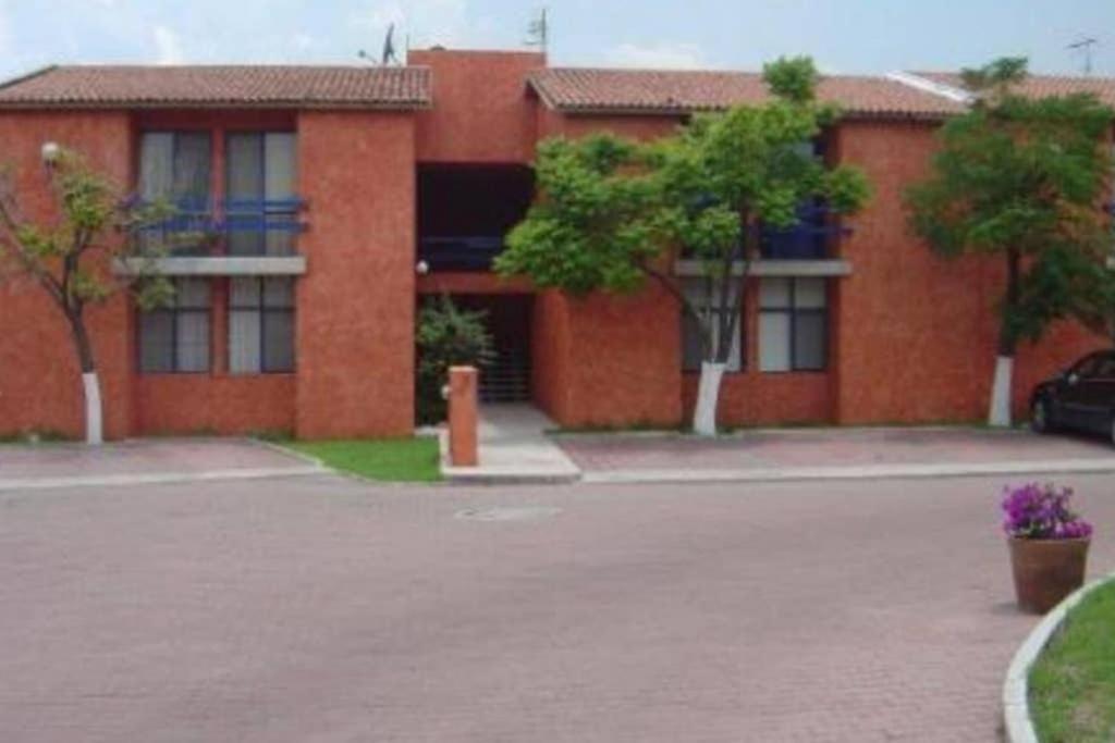Amplia Suite Alberca Av Bernardo Quintana 12D Mendiola Kültér fotó